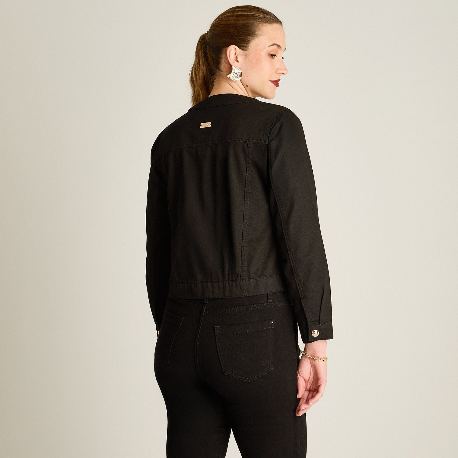 Casaca Mezclilla Negro Manga Larga Elasticidad Nula Sin Forro Calce Normal Tela Denim