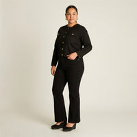 Casaca de Mezclilla Negra con Dos Bolsillos y Manga Larga en modelo plus size
