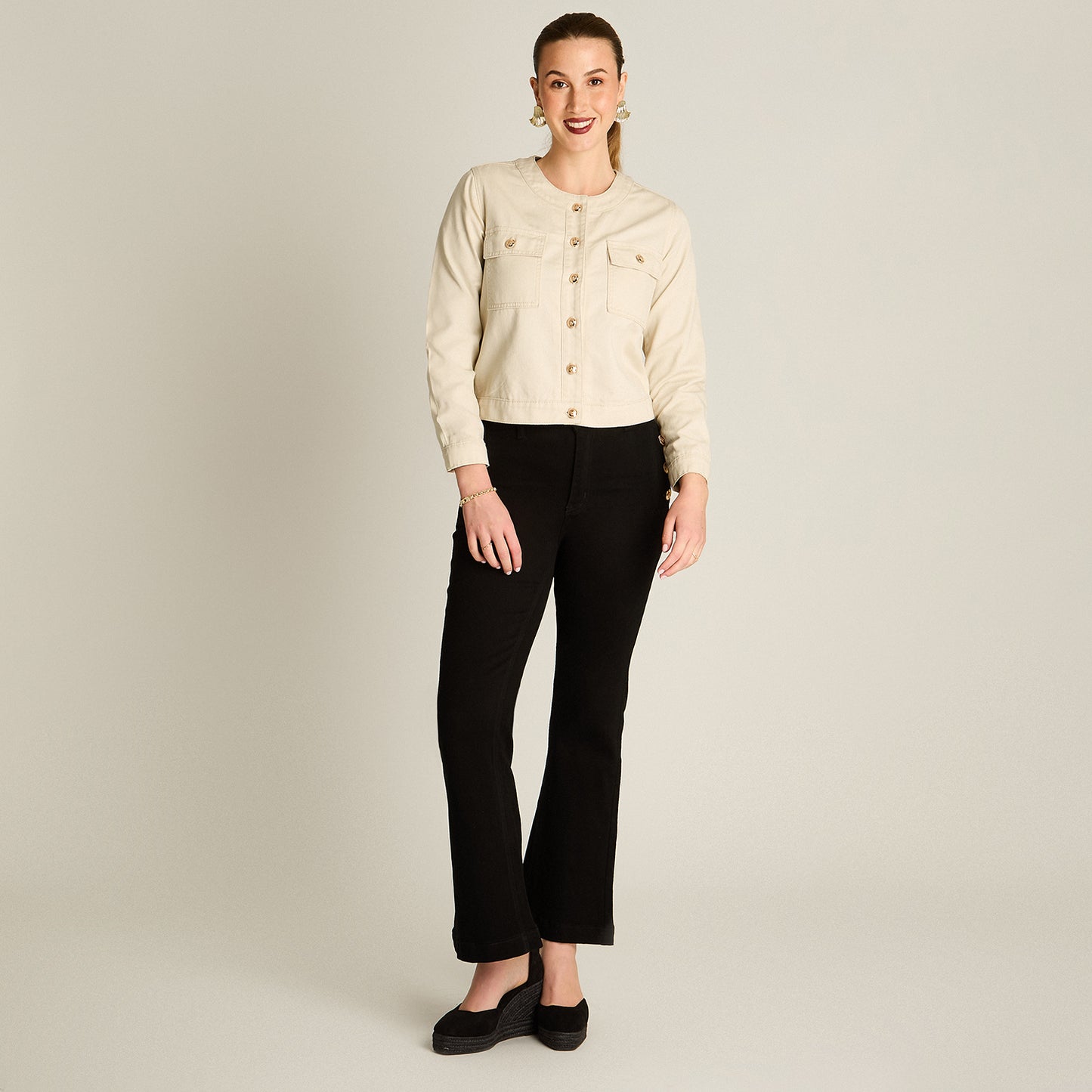 Casaca Mezclilla Arena Manga Larga Elasticidad Nula Sin Forro Calce Normal Tela Denim