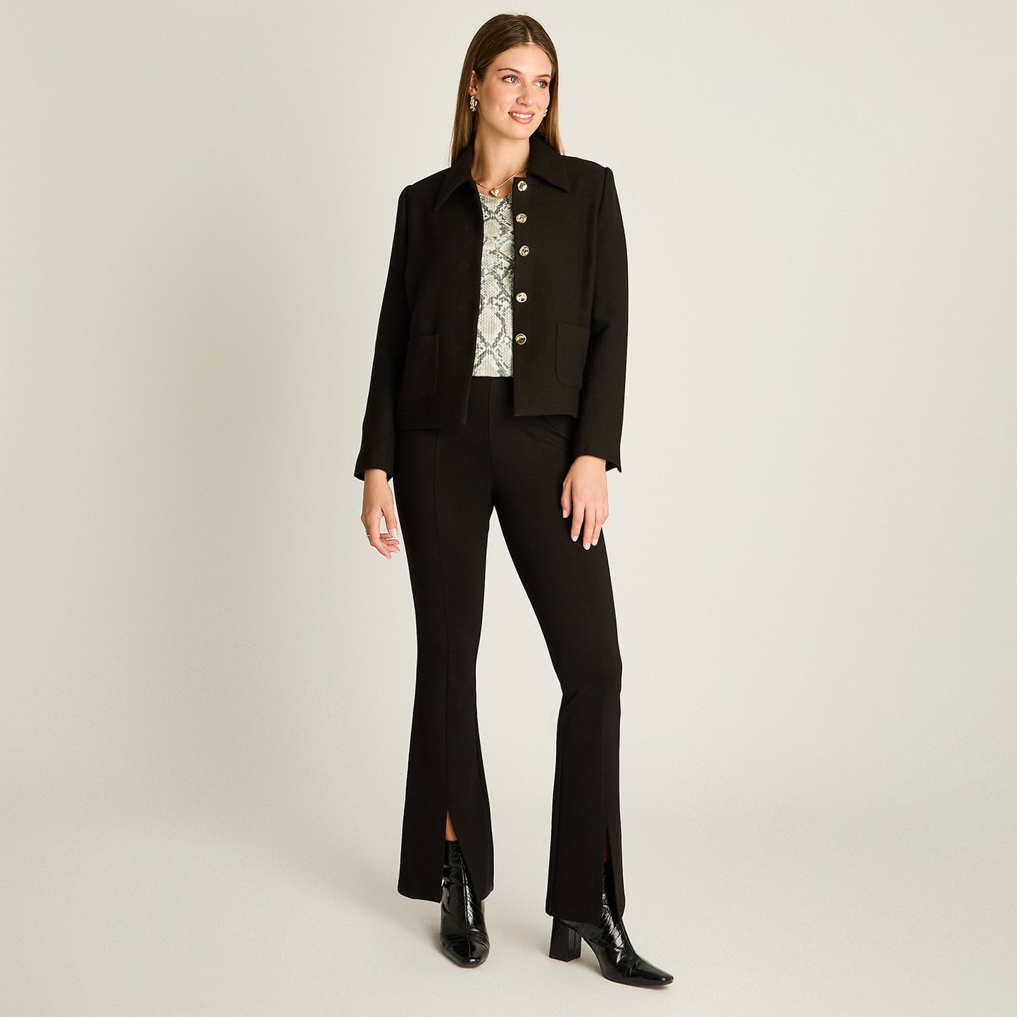 Casaca Negro Manga Larga Elasticidad Nula Con Forro Calce Normal Tela Plano