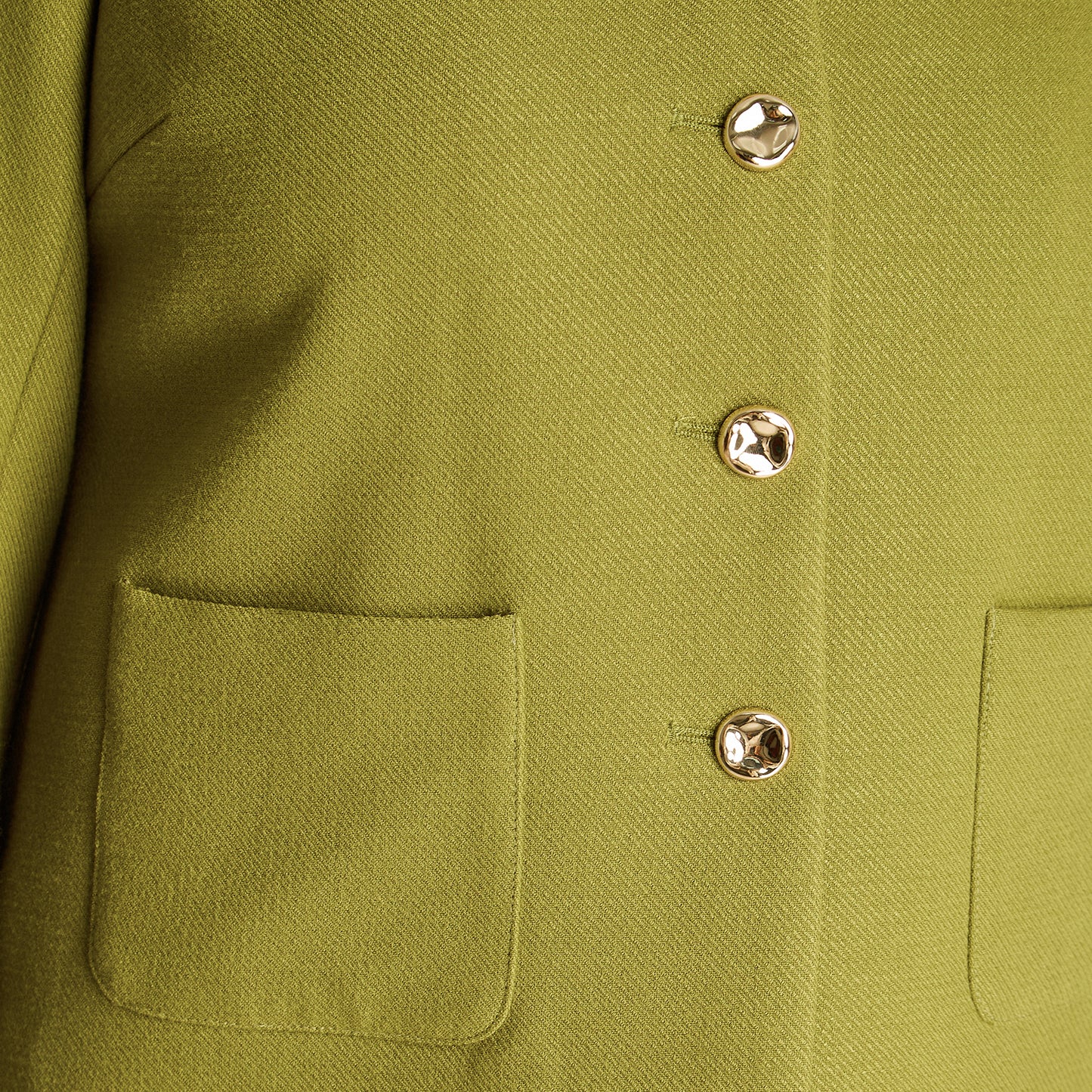 Casaca Pistacho Manga Larga Elasticidad Nula Con Forro Calce Normal Tela Plano