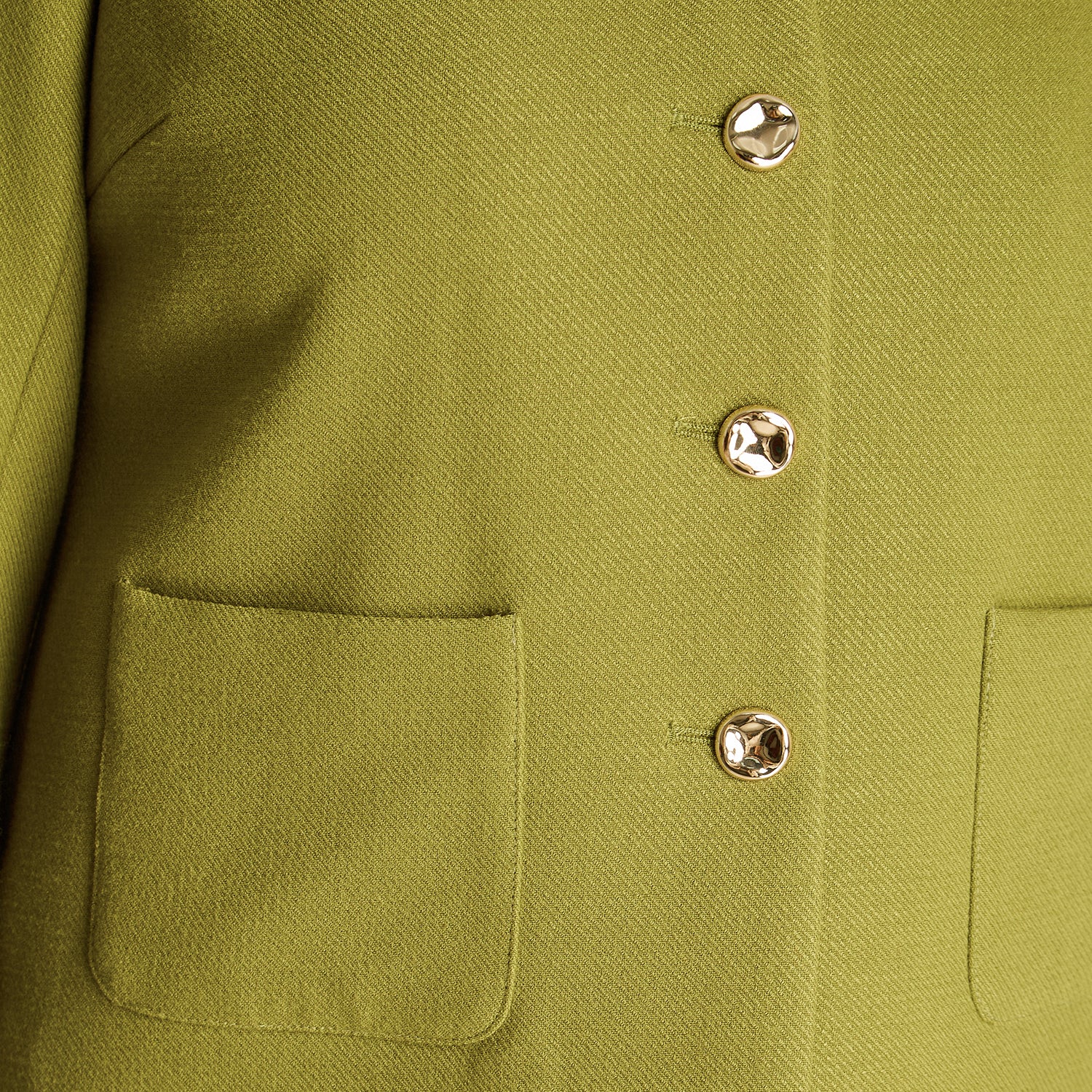 Casaca Pistacho Manga Larga Elasticidad Nula Con Forro Calce Normal Tela Plano