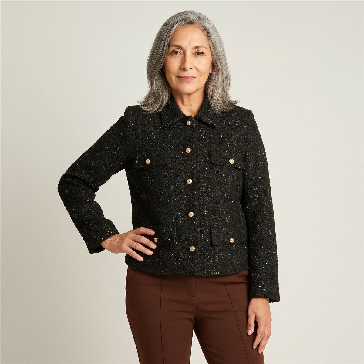 Chaqueta Negra en Tweed con LÃºrex y Botones Dorados en modelo adulta
