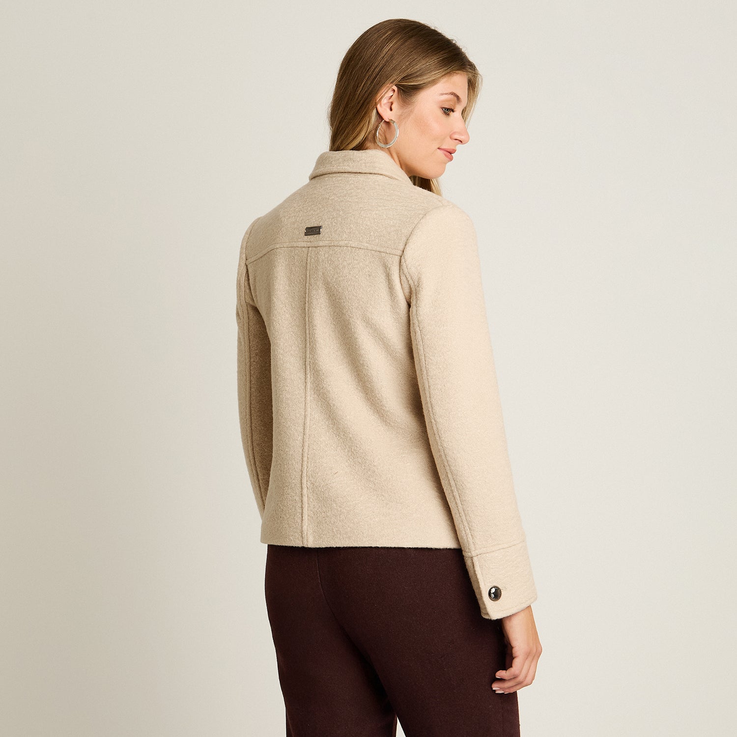 Chaqueta Beige Manga Larga Elasticidad Nula Con Forro Calce Normal Tela Plano