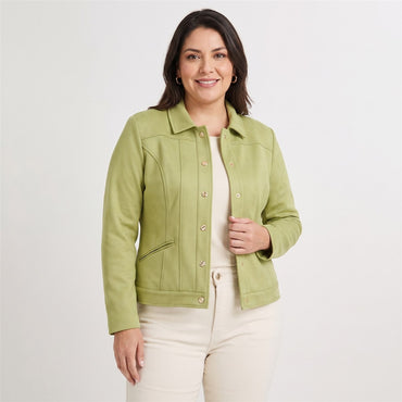 Casaca de Suede Texturado Verde en modelo plus size