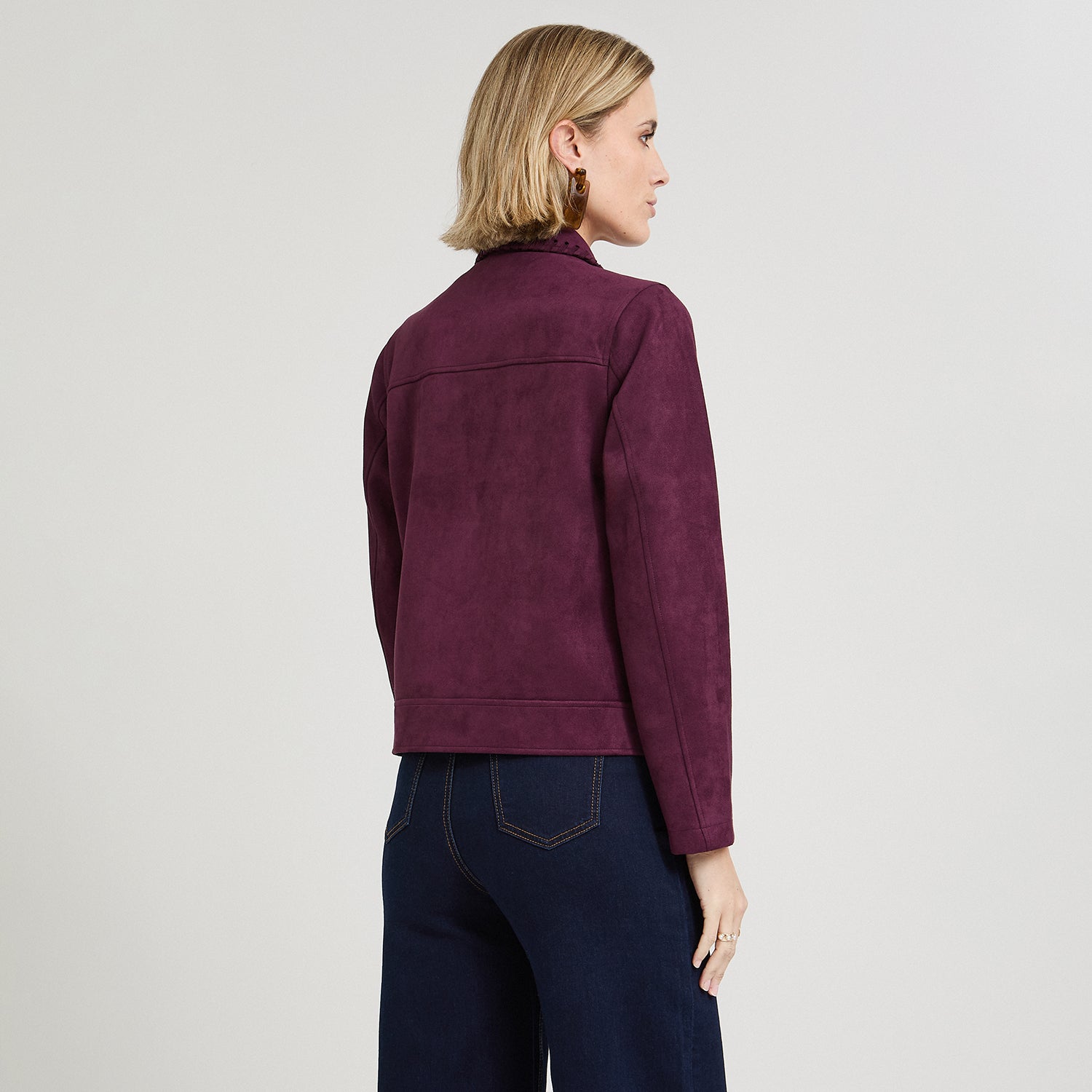 Casaca de Suede con Aplicación en Cuello y Bolsillos Morado