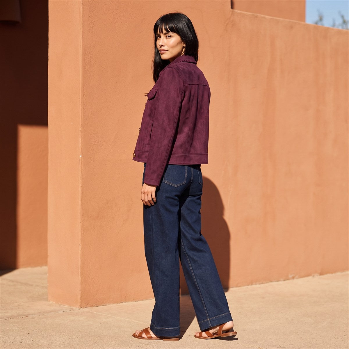 Casaca de Suede con Aplicación en Cuello y Bolsillos Morado lifestyle