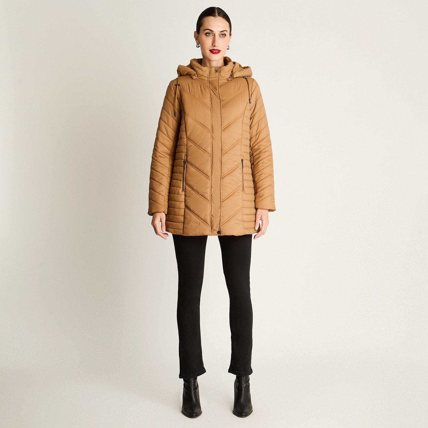 Parka Larga Con Cierre Frontal Y Gorro Camel