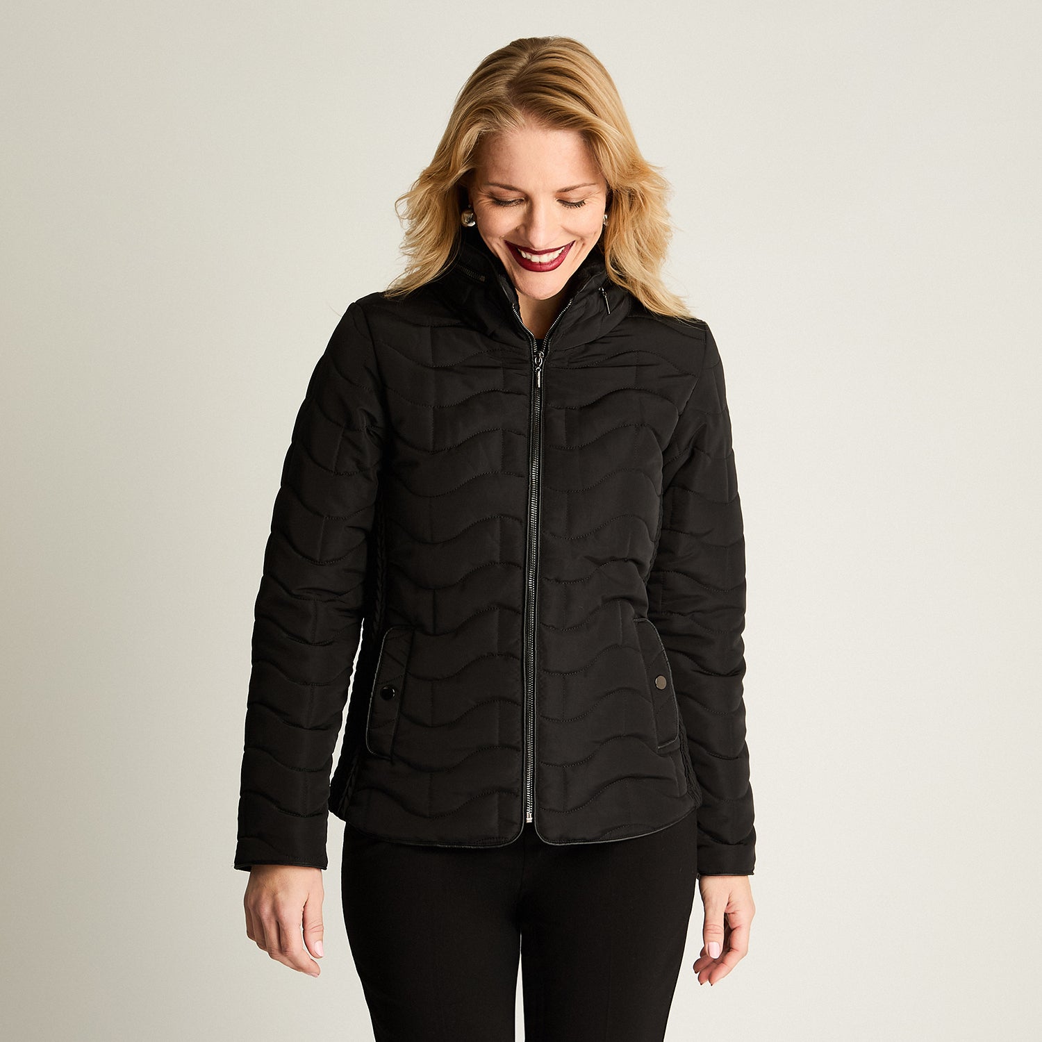 Parka Corta Forrada Manga Larga Negro