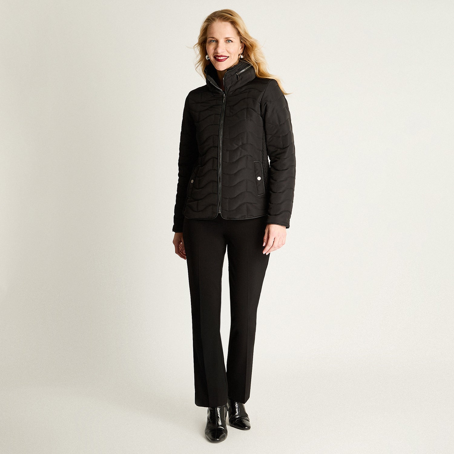Parka Corta Forrada Manga Larga Negro