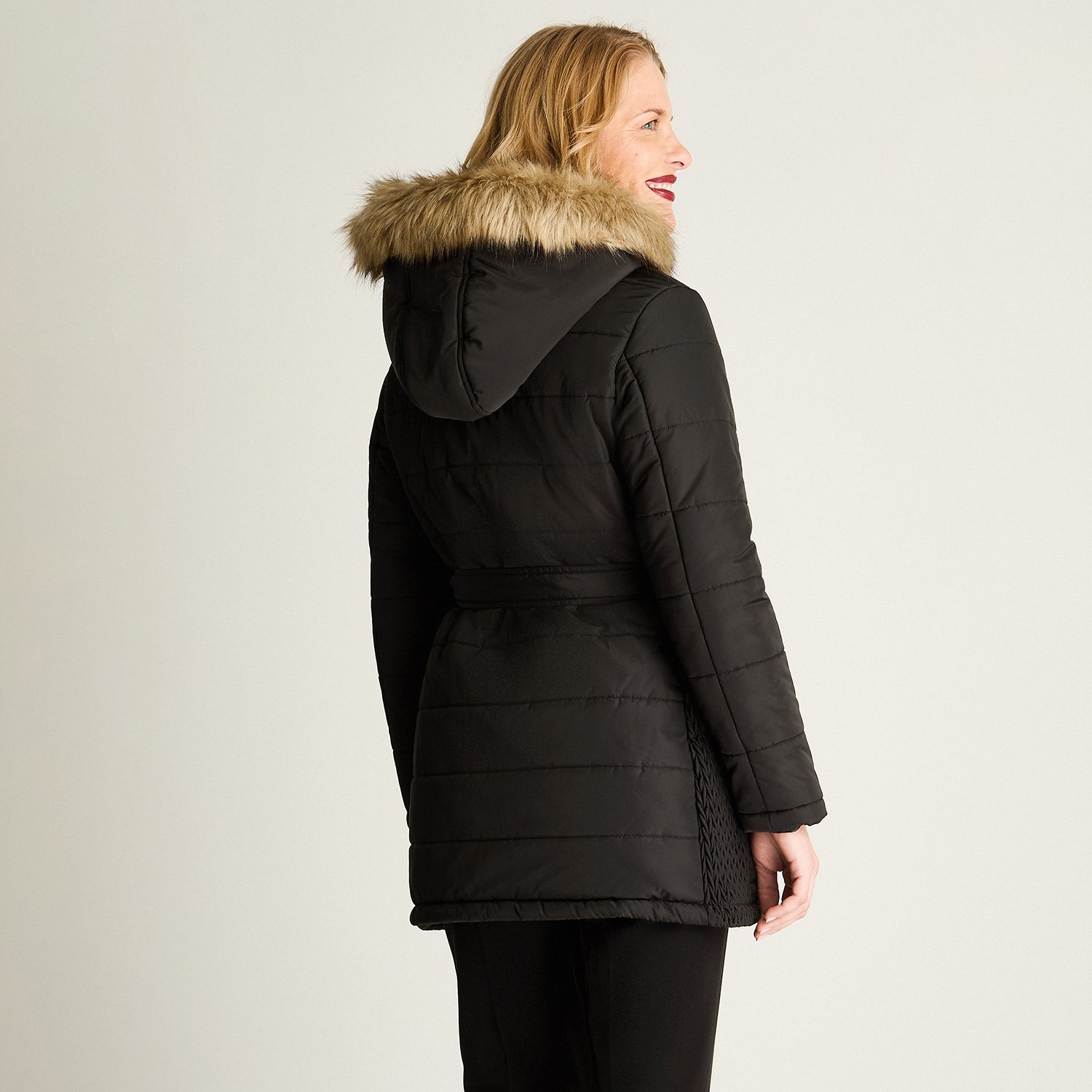 Parka Larga Gruesa Forrada Con Cinturón Negro