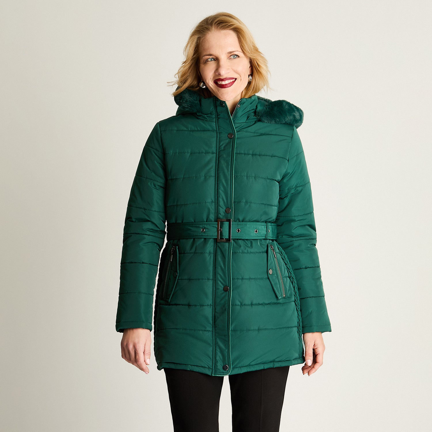 Parka Larga Gruesa Forrada Con Cinturón Verde