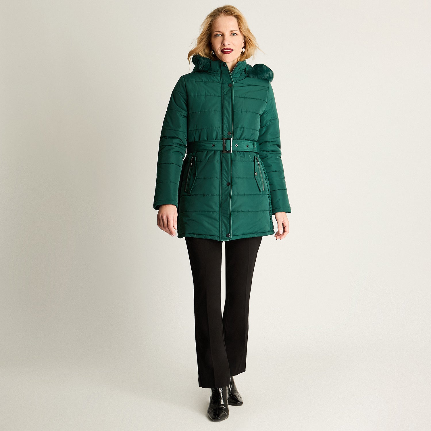 Parka Larga Gruesa Forrada Con Cinturón Verde