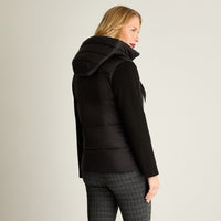 Parka Negra Con Manga De Abrigo Negro