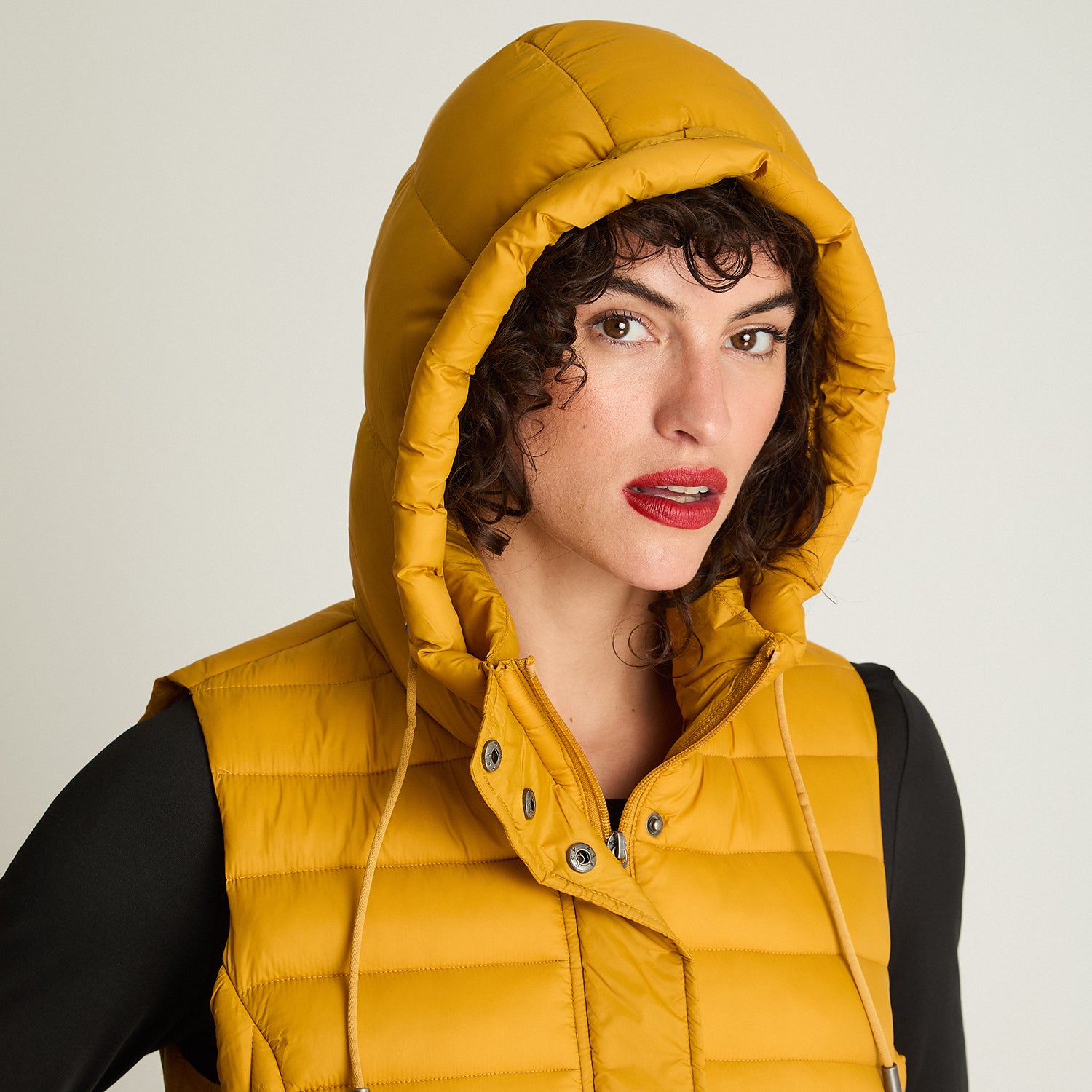 Parka Basica Sin Mangas Mostaza Curvi