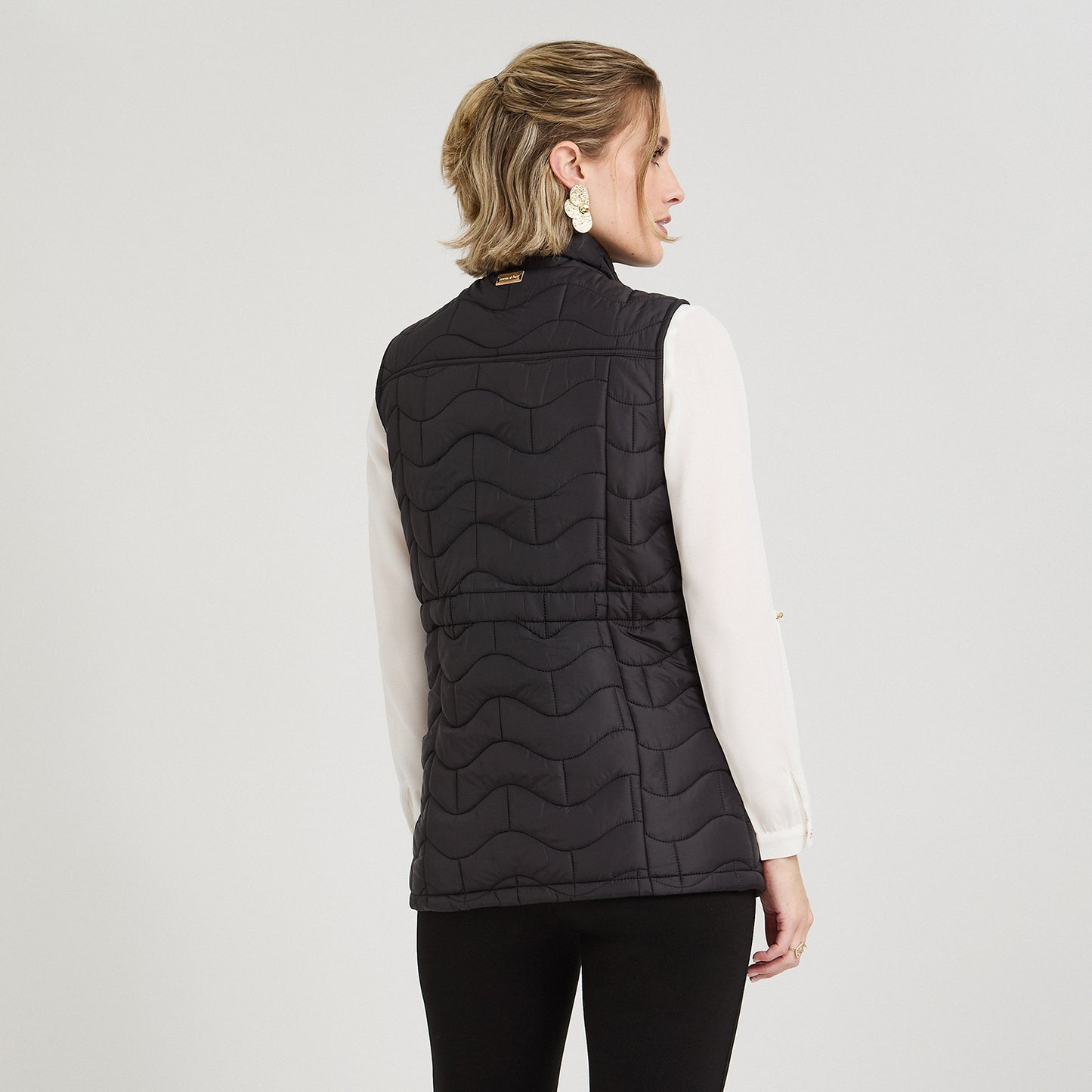 Parka sin mangas larga negra con ajustador de cintura