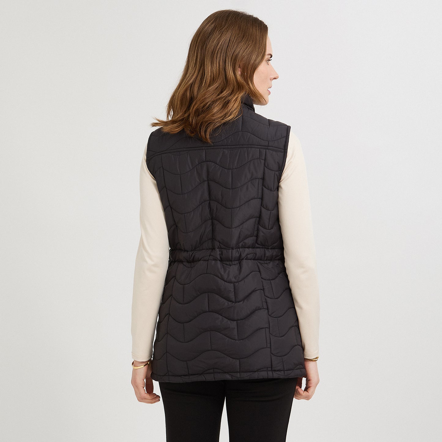 Parka sin mangas larga negra con ajustador de cintura