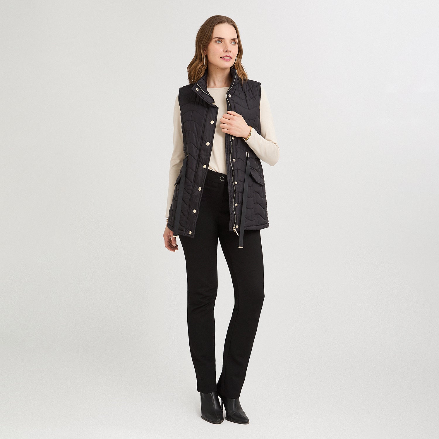 Parka sin mangas larga negra con ajustador de cintura