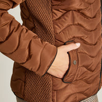 Parka Camel Manga Larga Elasticidad Nula Con Forro Calce Normal Tela Plano