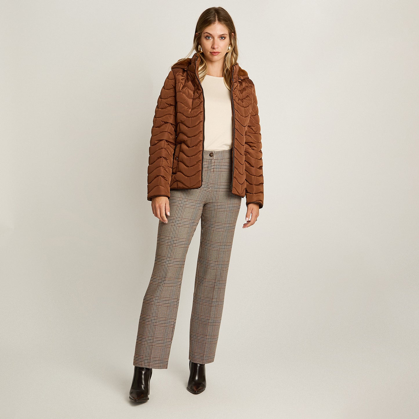 Parka Camel Manga Larga Elasticidad Nula Con Forro Calce Normal Tela Plano
