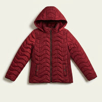 Parka Corta Roja con Diseño Quilted, Forro y Gorro en plano