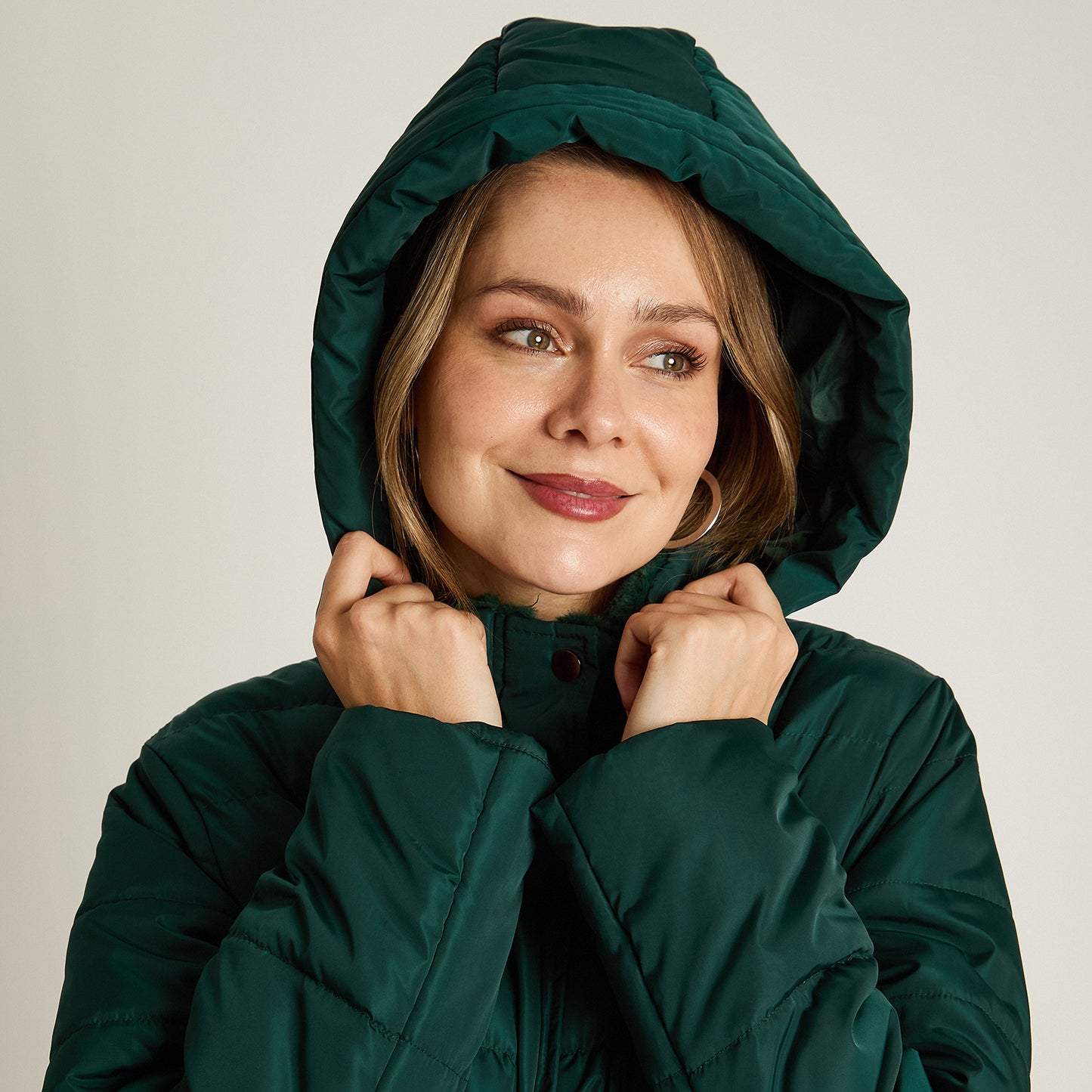 Parka Verde Manga Larga Elasticidad Nula Con Forro Calce Normal Tela Plano