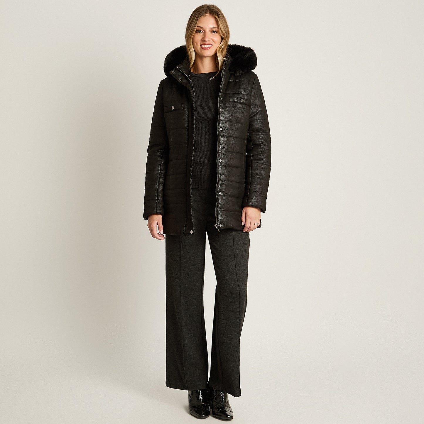 Parka Negro Manga Larga Elasticidad Nula Con Forro Calce Normal Tela Plano