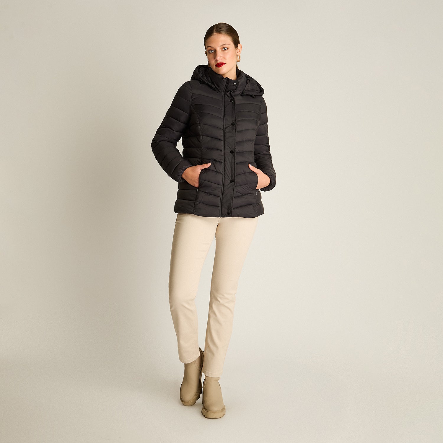 Parka Negro Manga Larga Elasticidad Nula Sin Forro Calce Normal Tela Plano