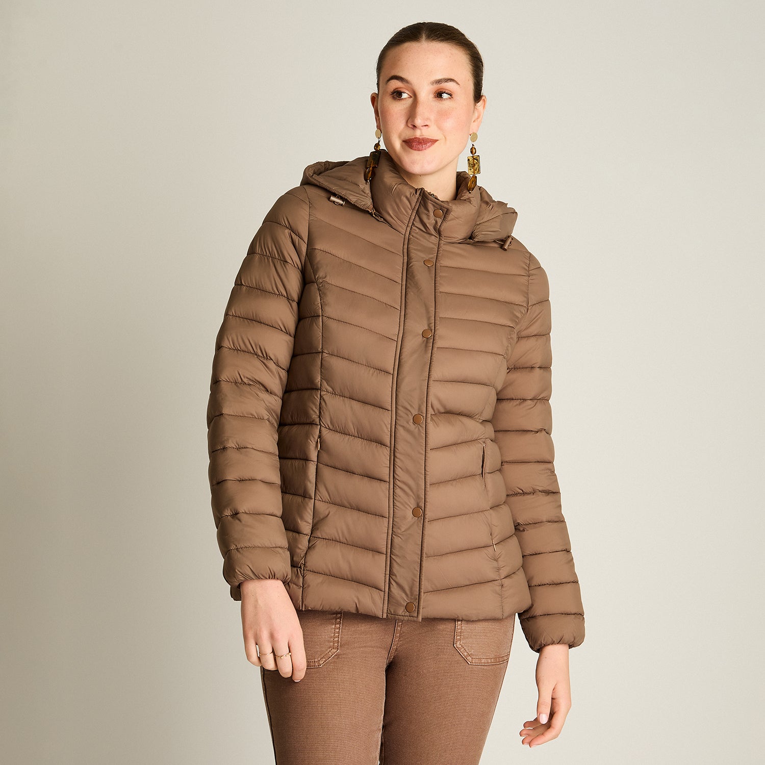 Parka Taupe Manga Larga Elasticidad Nula Sin Forro Calce Normal Tela Plano