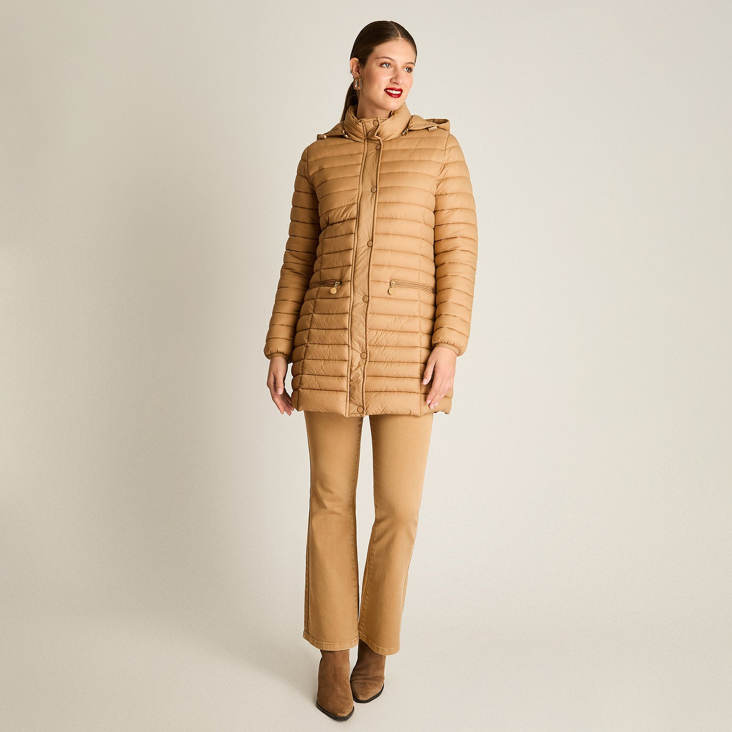 Parka Camel Manga Larga Elasticidad Nula Sin Forro Calce Normal Tela Plano