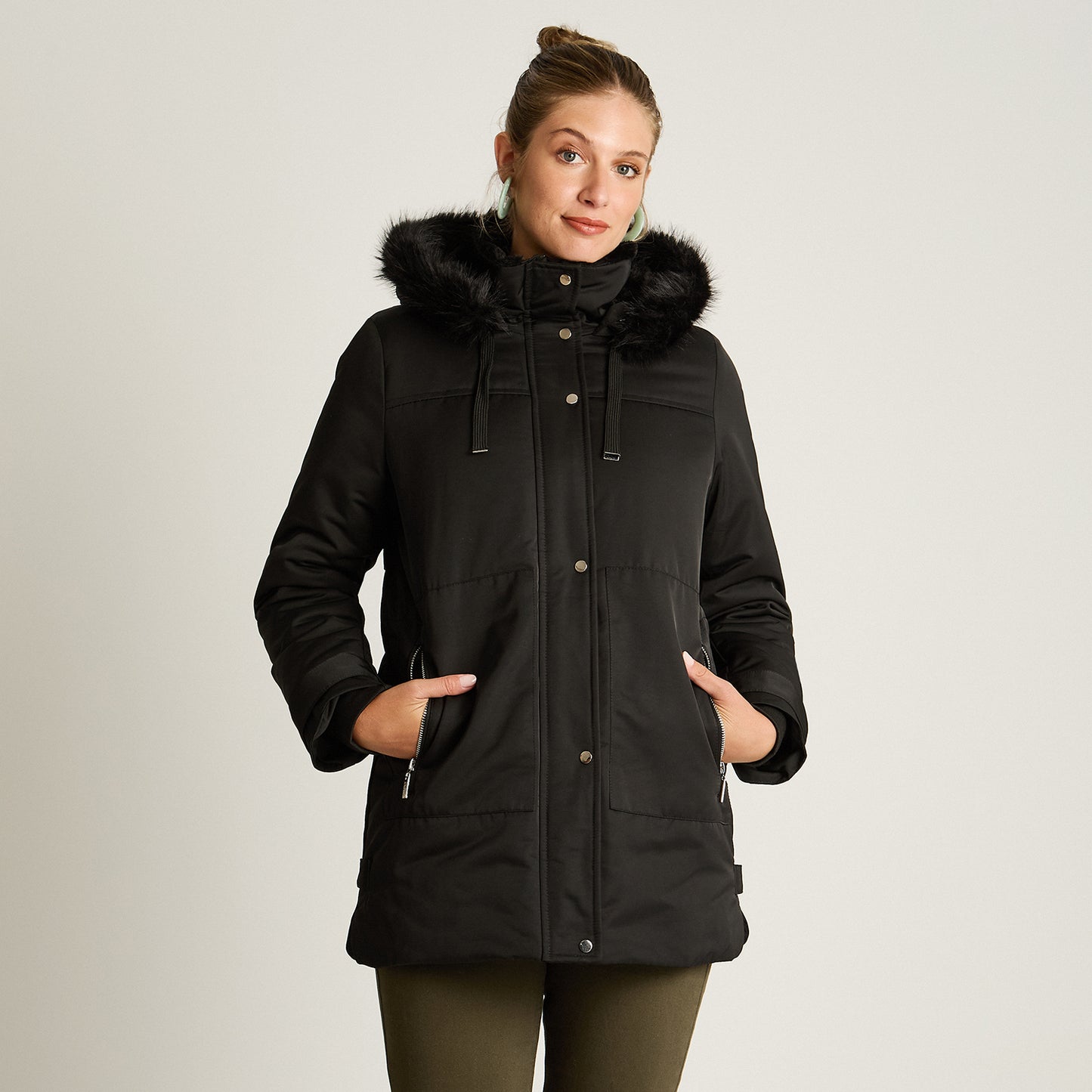 Parka Negro Manga Larga Elasticidad Nula Con Forro Calce Normal Tela Plano