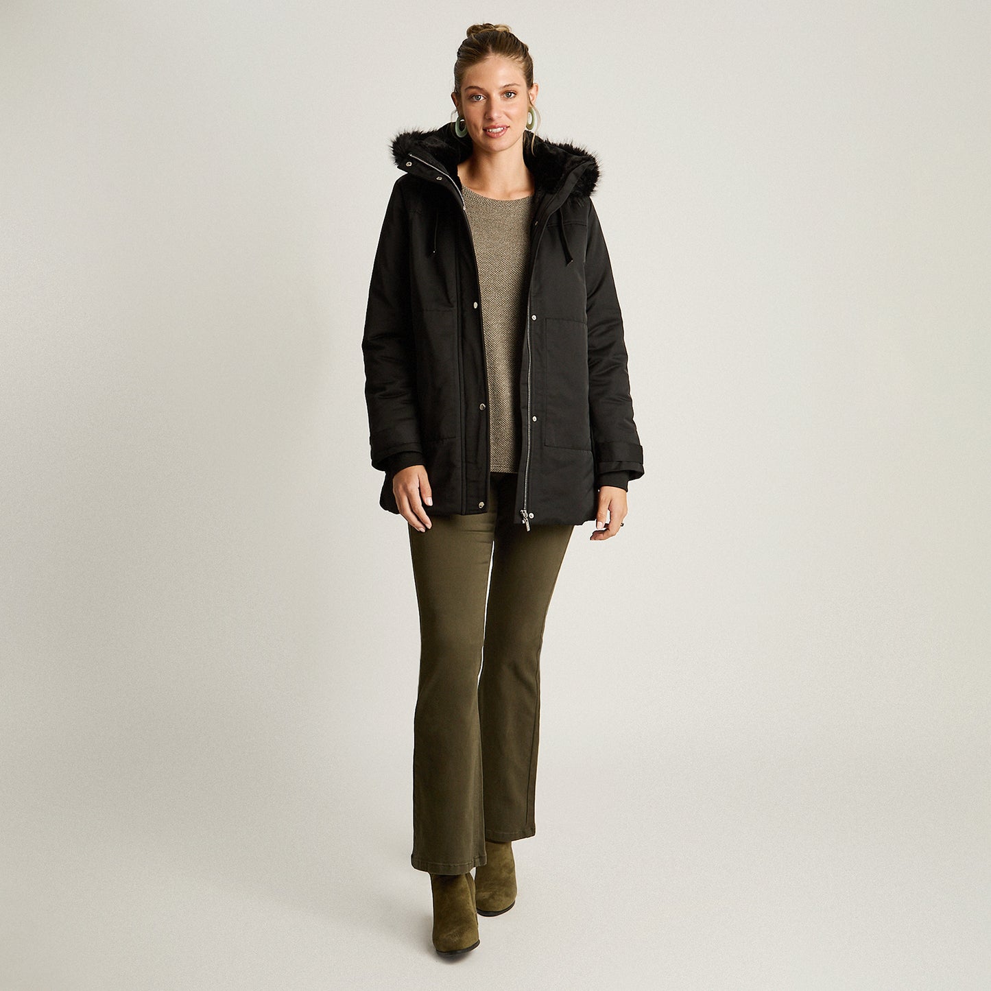 Parka Negro Manga Larga Elasticidad Nula Con Forro Calce Normal Tela Plano