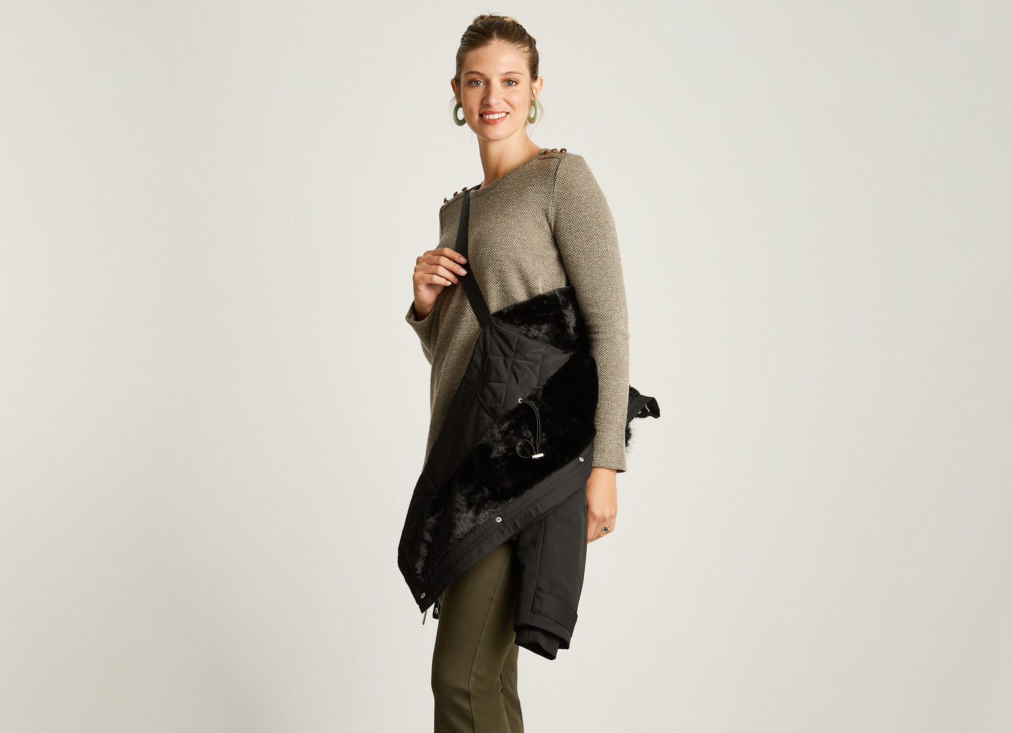 Parka Negro Manga Larga Elasticidad Nula Con Forro Calce Normal Tela Plano