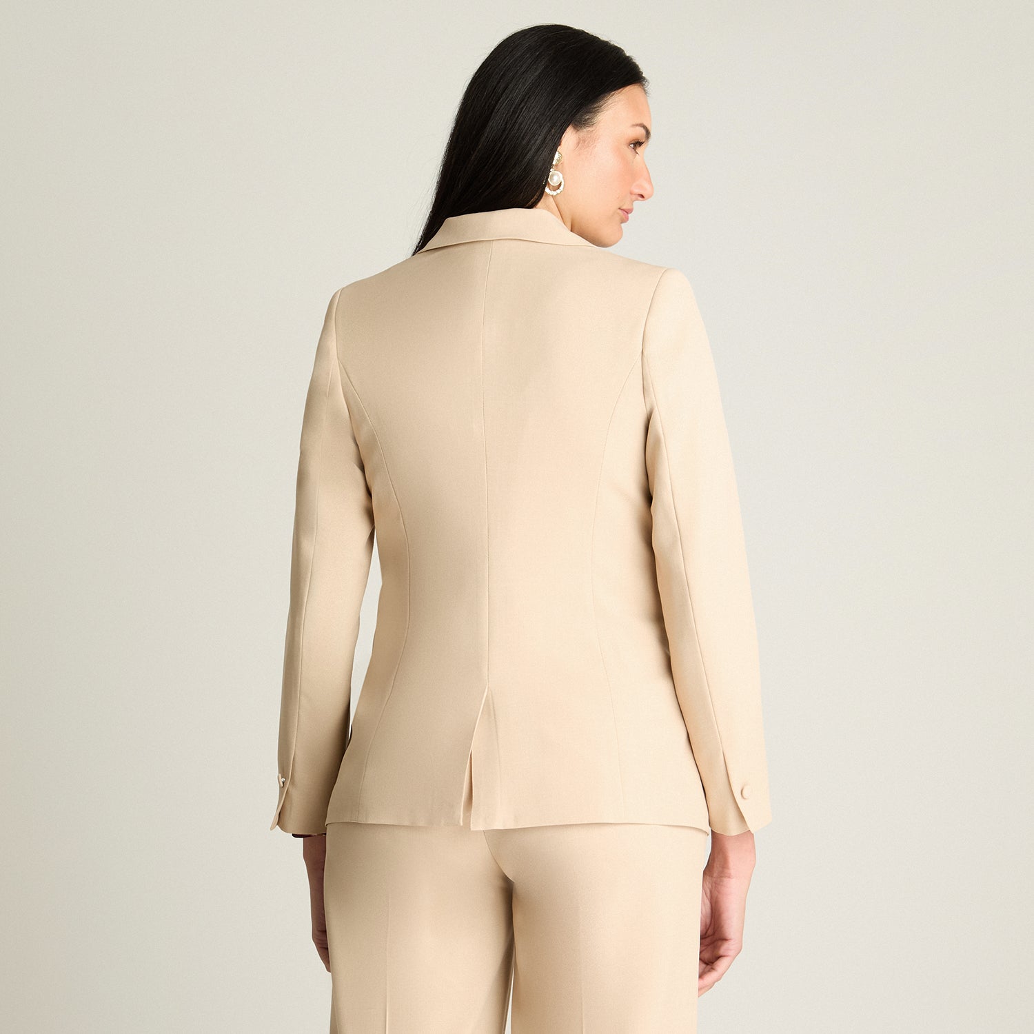 Blazer Manga Larga Con Dos Botones Beige Lorenzo Di Pontti