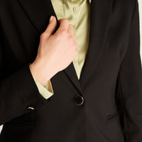 Blazer Negro de Corte Clásico