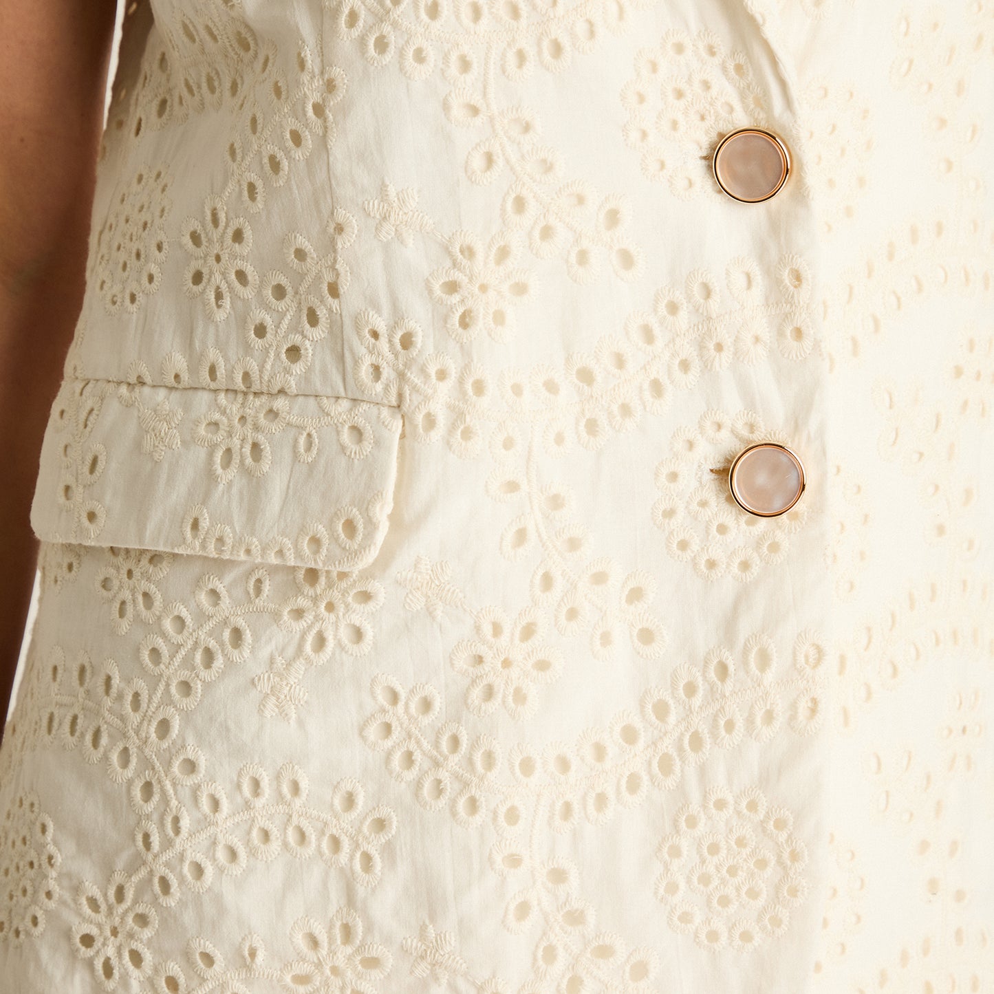 Blazer Crudo Sin Mangas con Broderie