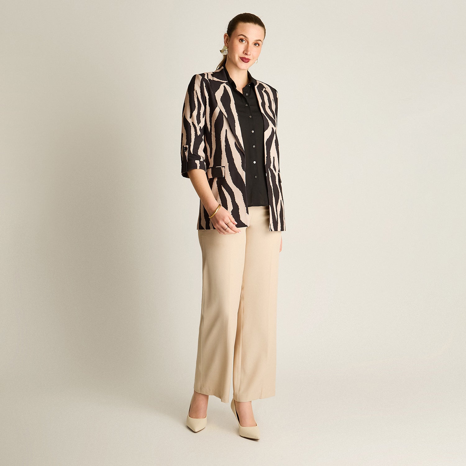 Blazer Negro Manga 3/4 Elasticidad Nula Con Forro Calce Normal Tela Plano