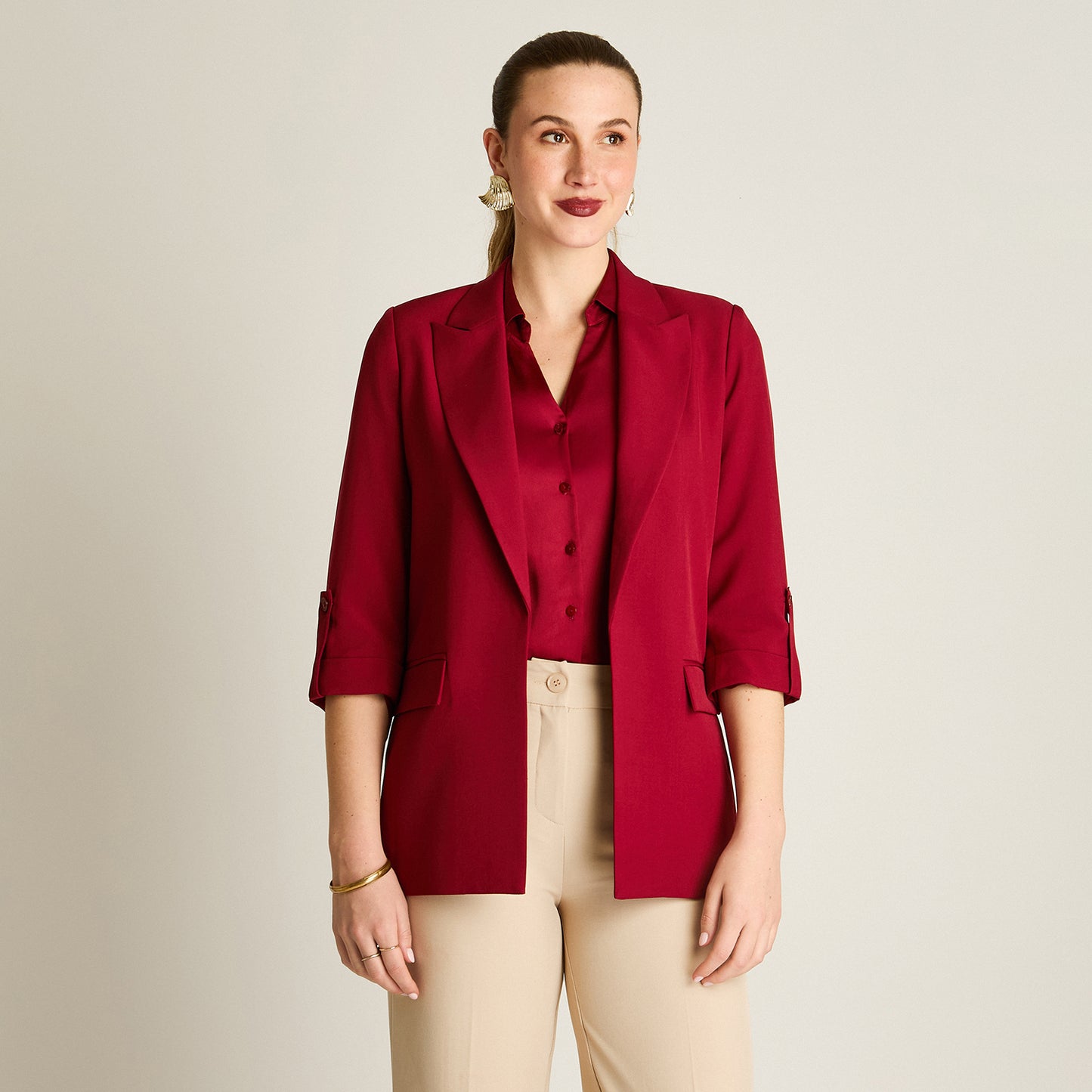 Blazer Rojo Manga 3/4 Elasticidad Nula Con Forro Calce Normal Tela Plano