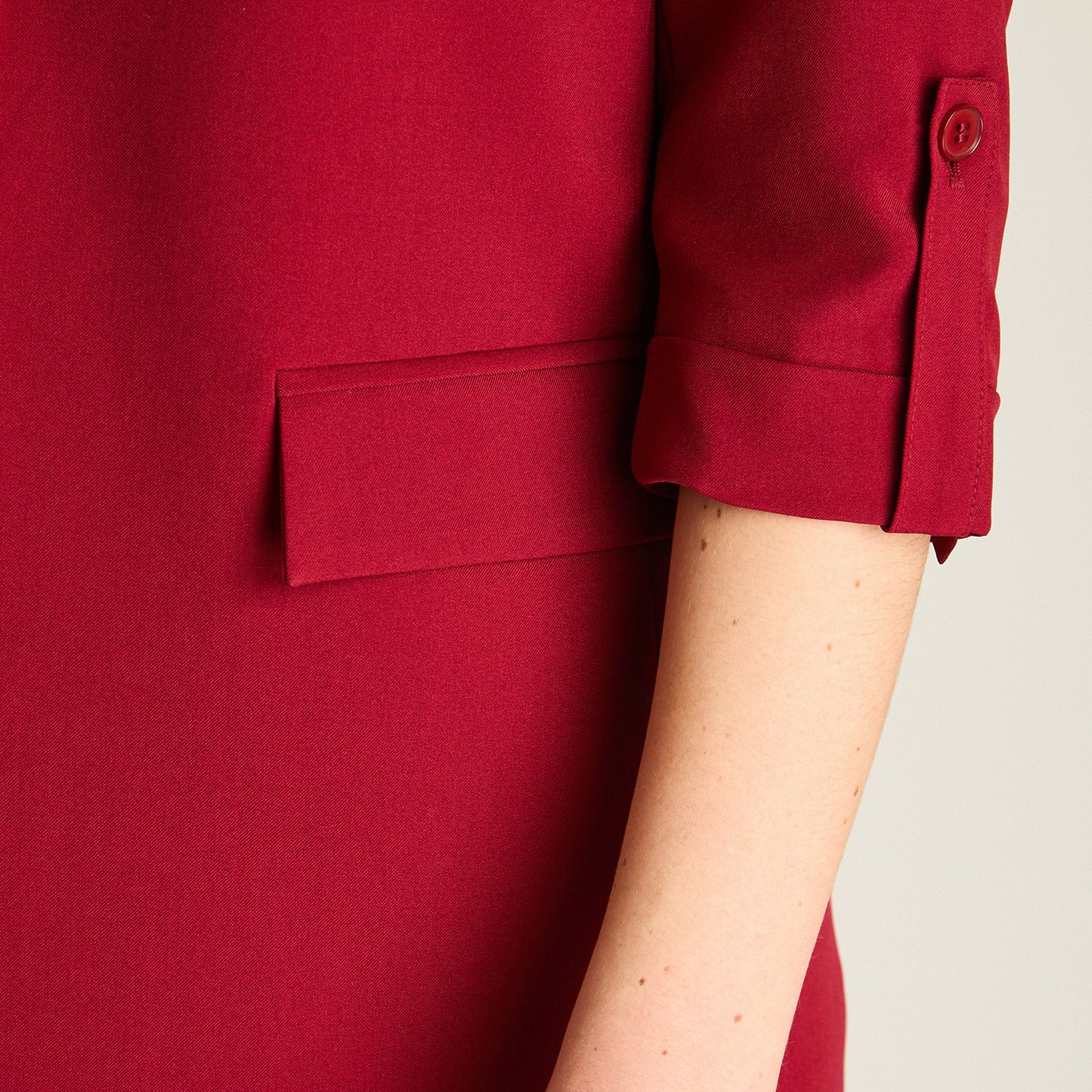 Blazer Rojo Manga 3/4 Elasticidad Nula Con Forro Calce Normal Tela Plano