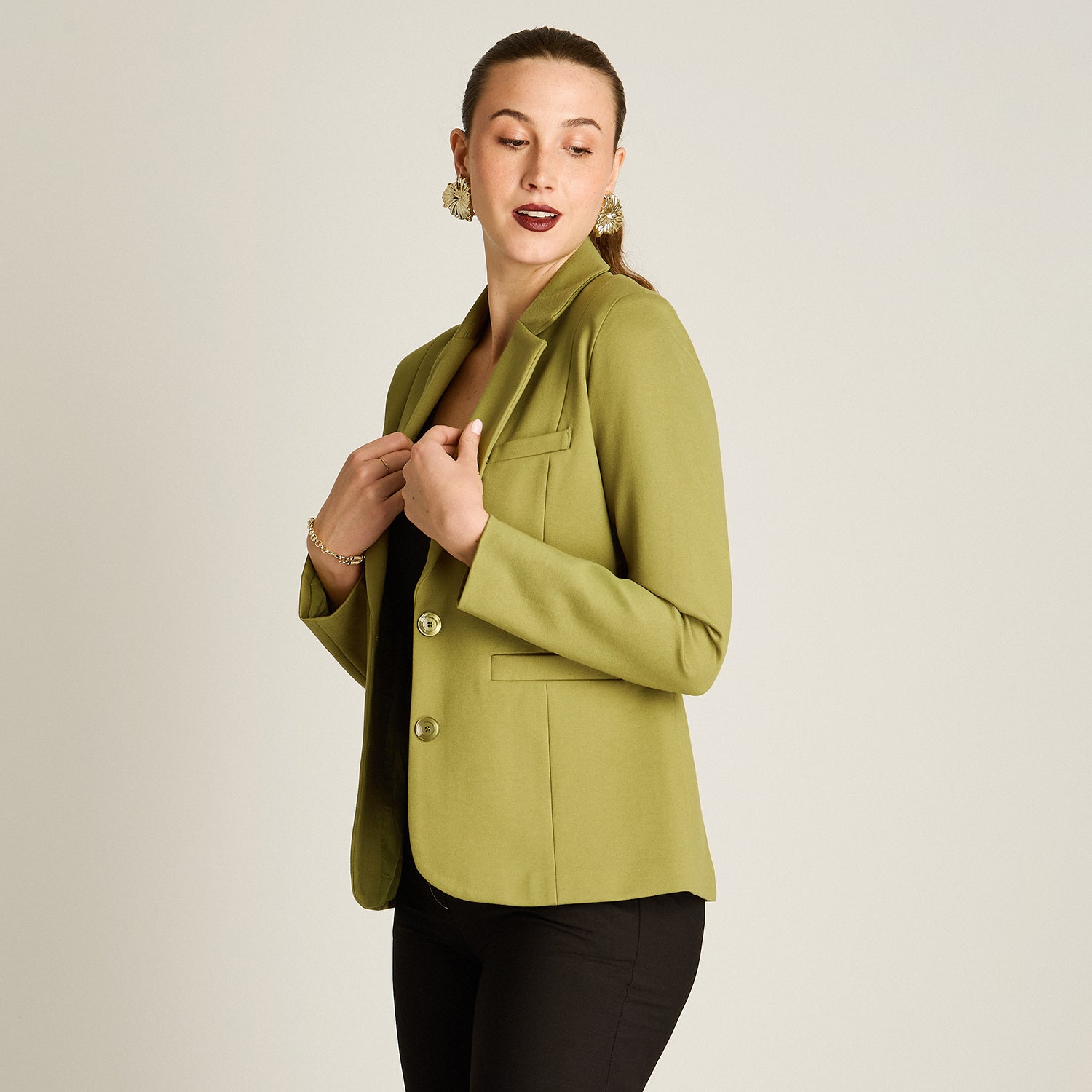 Blazer Pistacho Manga Larga Elasticidad Media Con Forro Calce Normal Tela Punto