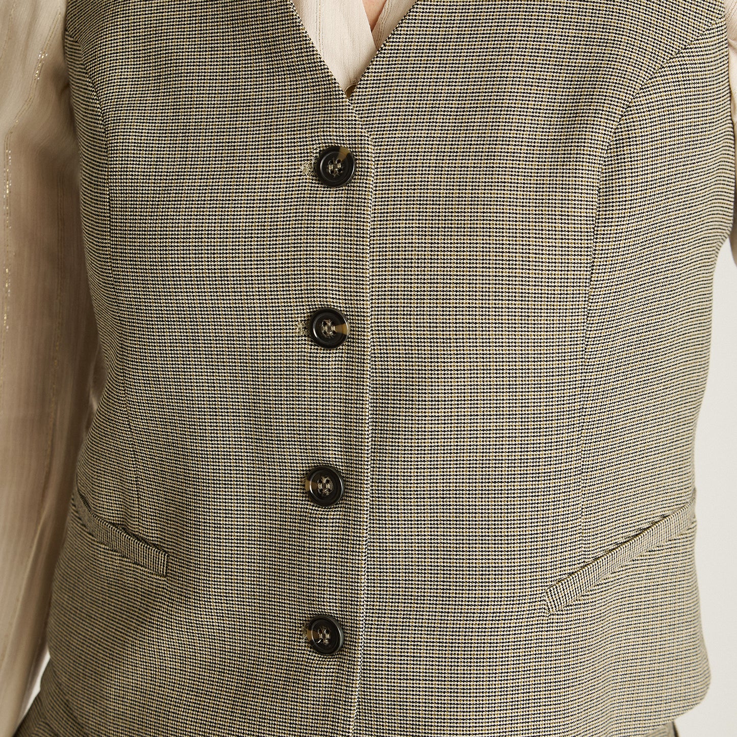 Gilette Gris Sin Mangas con Bolsillos Falsos