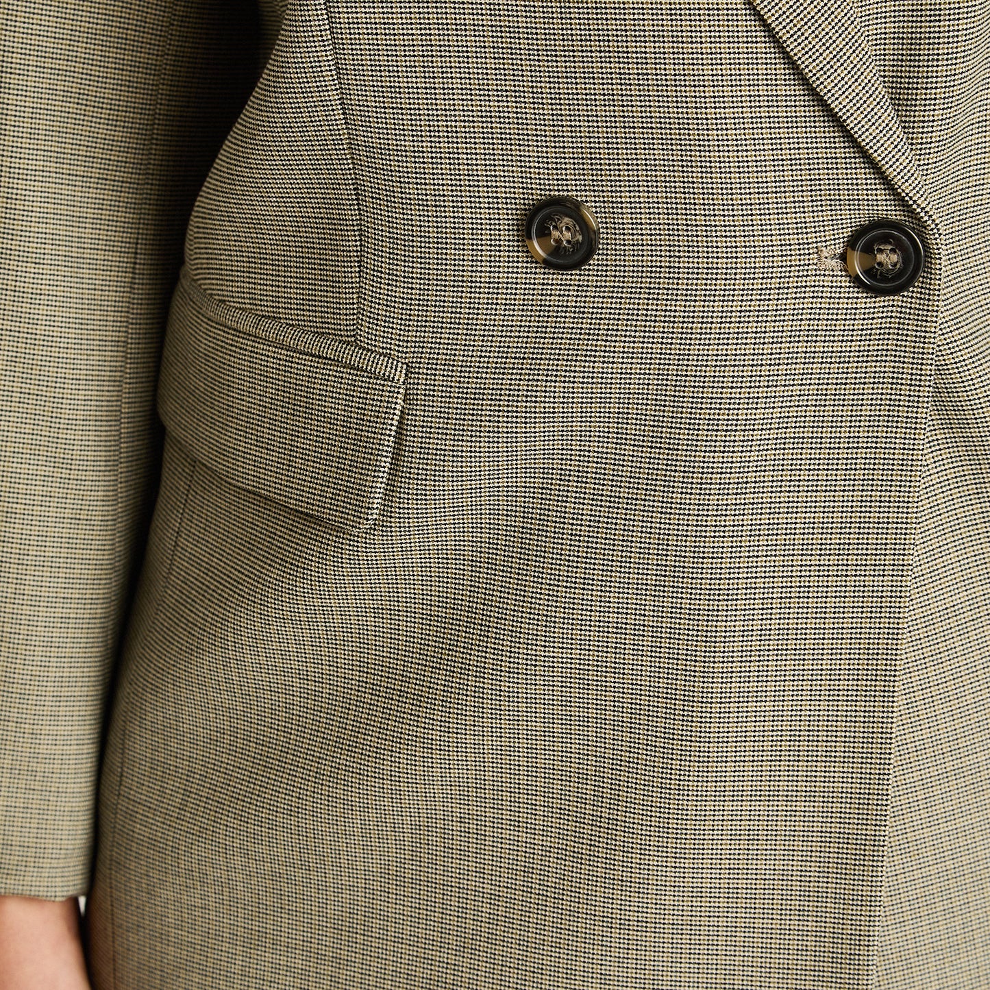 Blazer Gris Cruzado con Bolsillos de Solapa