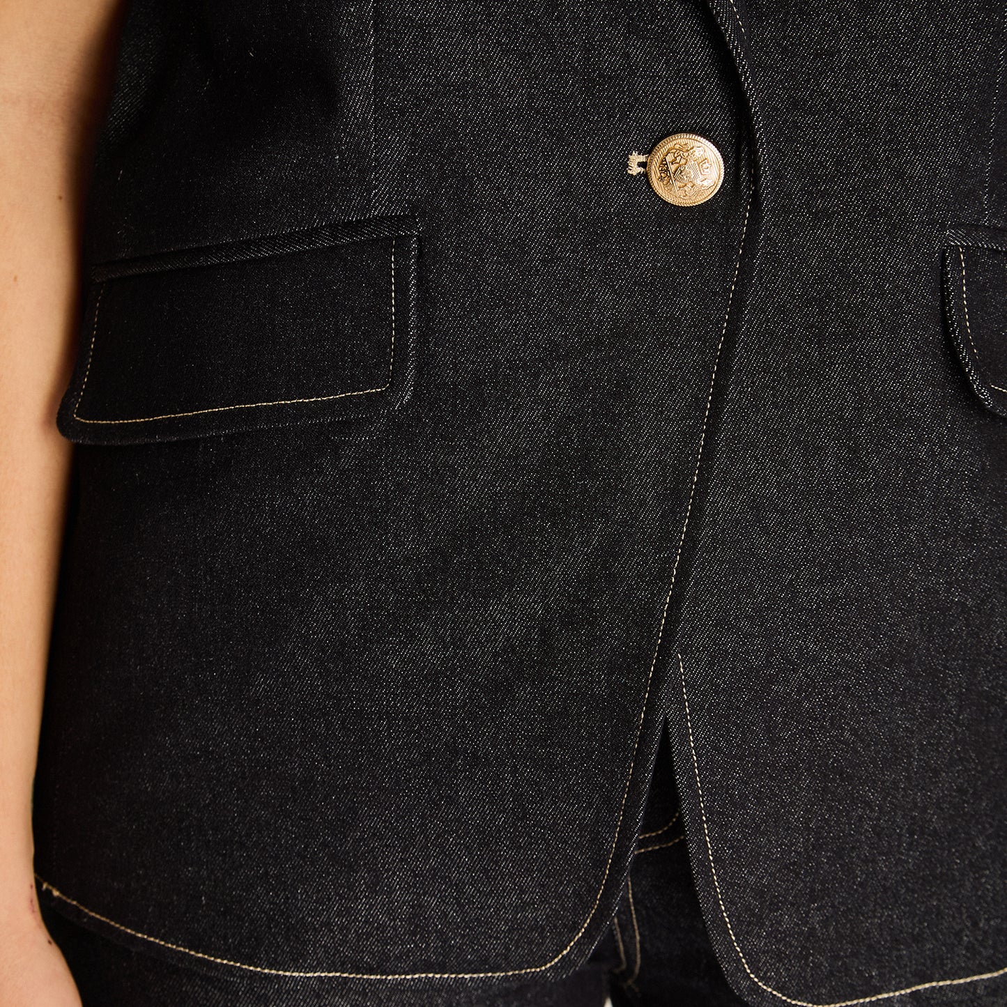 Blazer Denim Dark Blue Sin Mangas con Un Botón