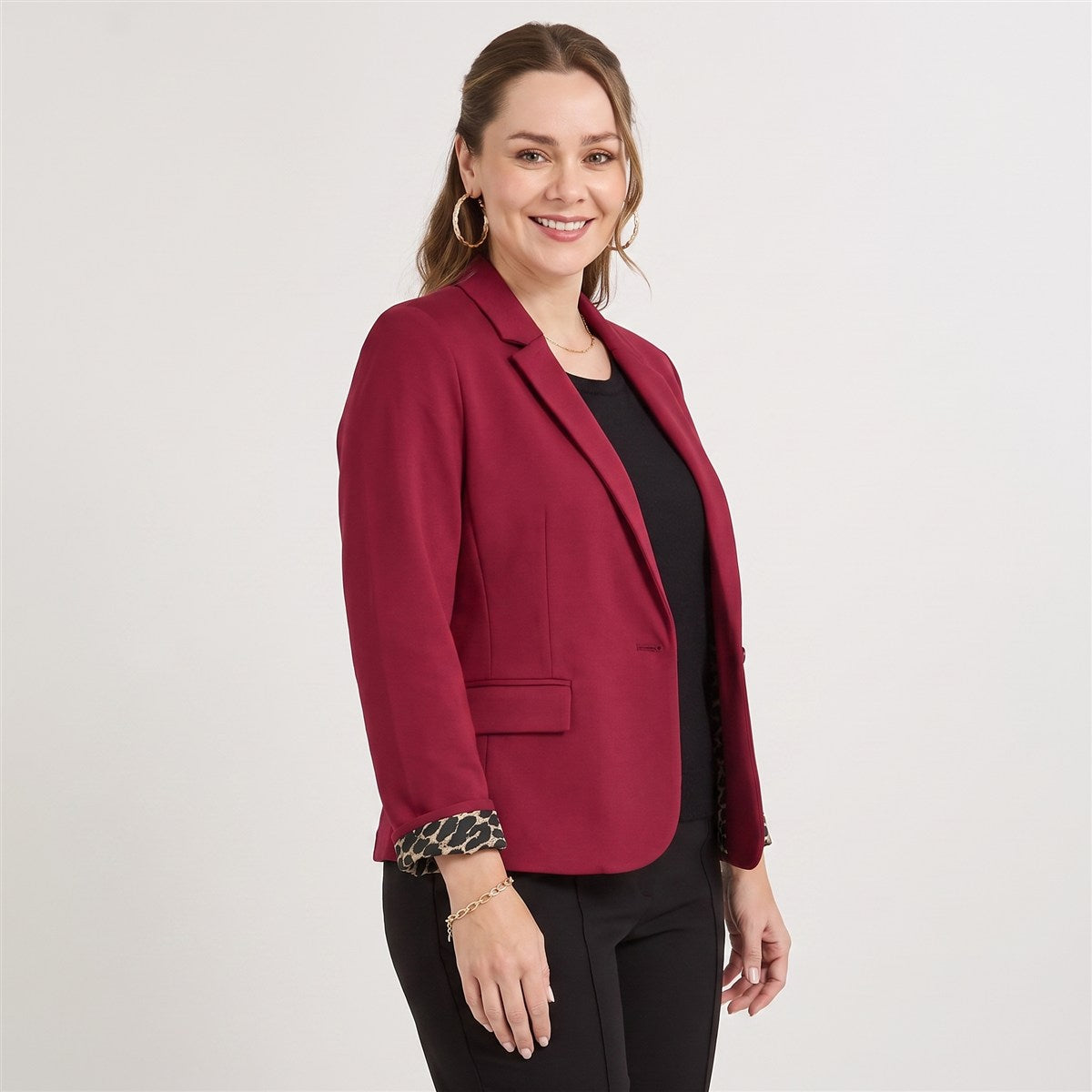 Blazer 1 Botón Bolsillos con Solapa Rojo en modelo plus size