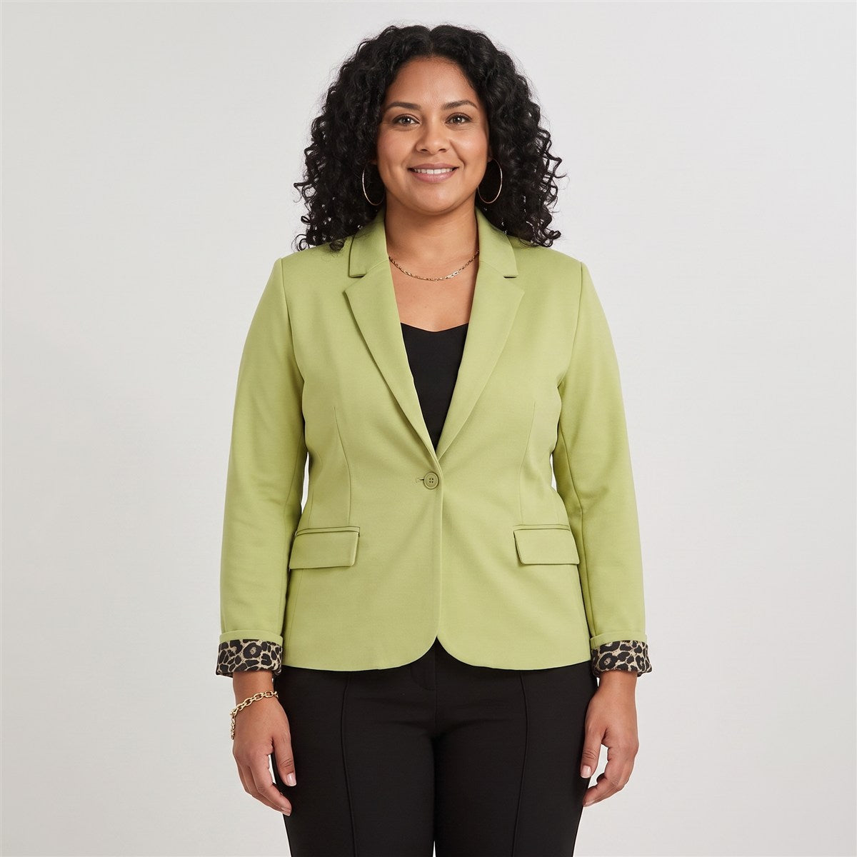 Blazer 1 Botón Bolsillos con Solapa Verde en modelo plus size