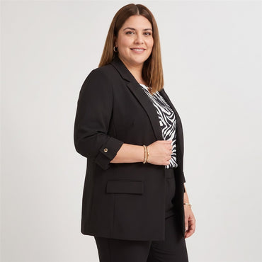 Blazer Manga 3/4 Bolsillos con Solapa Negro en modelo plus size