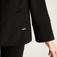 Abrigo Corto Tipo Capa Negro