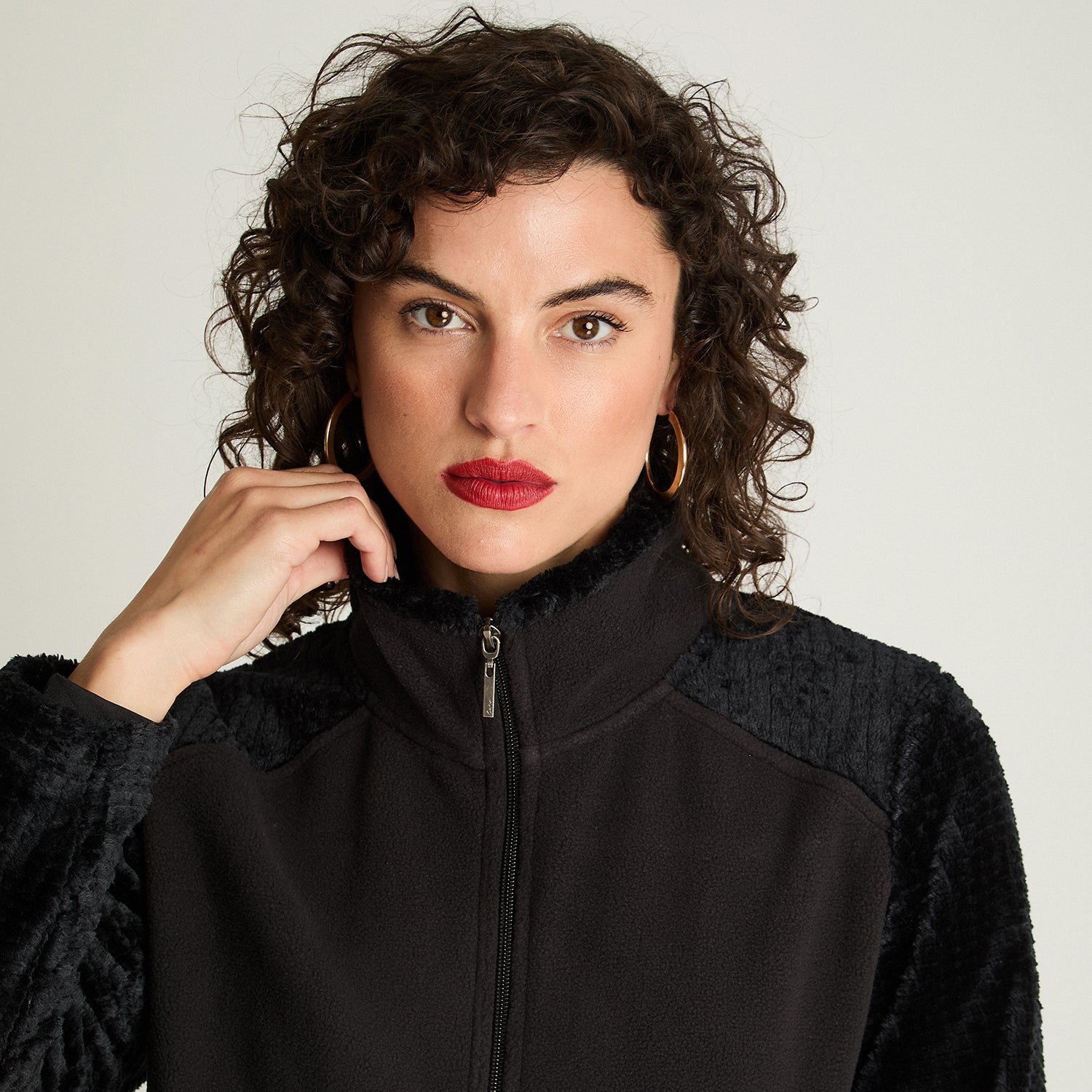 Polerón Polar Básico Negro Curvi