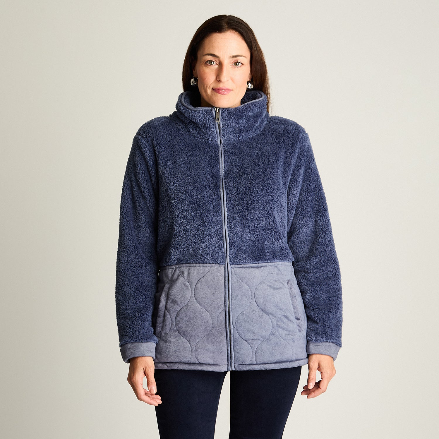 Polerón Coral Fleece Con Detalles En Quilted Indigo