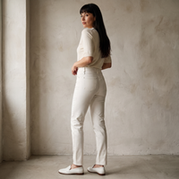 Jeans Crudo Fit Slim Tiro Medio lifestyle